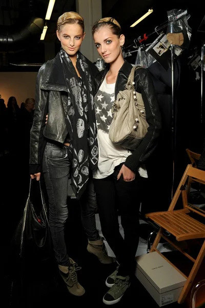 Look 13